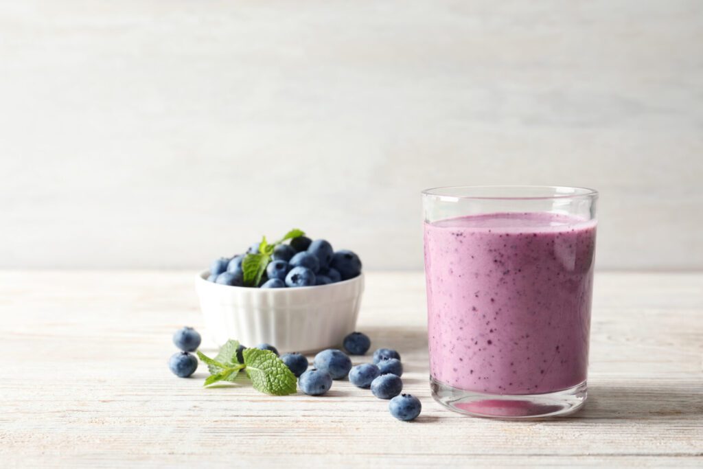 Blueberry and greens smoothie